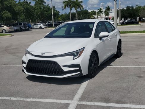 Certified 2024 Toyota Corolla SE FWD image 7