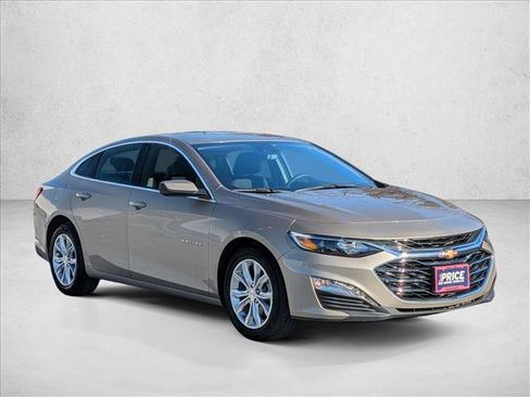 Used 2023 Chevrolet Malibu LT image 3