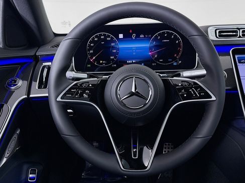 New 2026 Mercedes-Benz S 580 4MATIC Sedan image 17