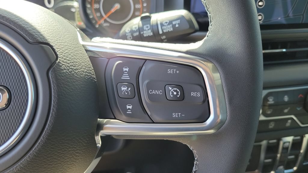 New 2026 Jeep Wrangler Unlimited Sahara w/ Whitecap Package AWD/4WD image 21