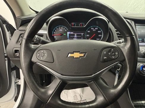 Used 2016 Chevrolet Impala LT w/ Convenience Package image 15