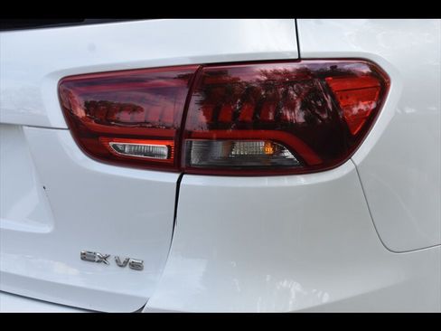 Used 2019 Kia Sorento EX w/ EX Touring Package FWD image 52