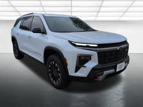 New 2026 Chevrolet Traverse Z71 w/ Enhanced Driving Package image 1