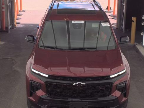 Used 2024 Chevrolet Traverse RS FWD image 2