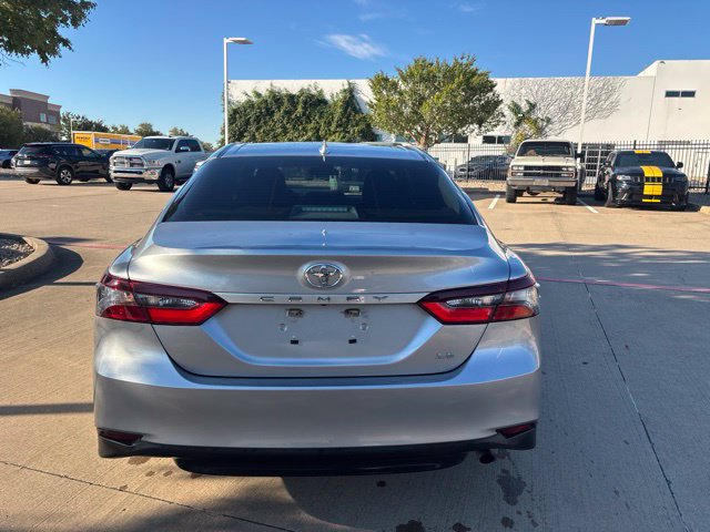 Used 2022 Toyota Camry LE FWD image 6