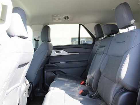 Used 2025 Ford Explorer Active image 13