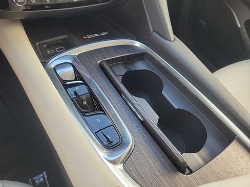 Used 2022 Buick Enclave Avenir w/ Avenir Technology Package image 22