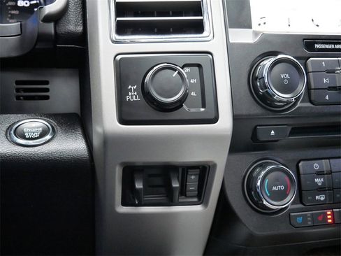 Used 2017 Ford F250 Lariat w/ Lariat Ultimate Package image 26