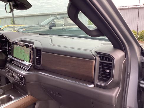 Used 2025 Chevrolet Silverado 1500 High Country w/ Z71 Off-Road Package image 19