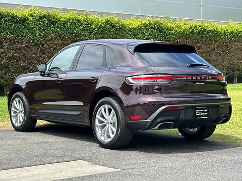 Certified 2025 Porsche Macan AWD/4WD image 3