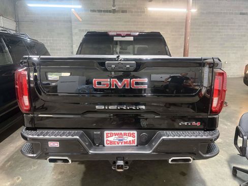 Used 2022 GMC Sierra 1500 AT4 w/ AT4 Premium Package AWD/4WD image 9