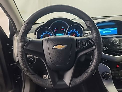Used 2014 Chevrolet Cruze LS FWD image 26