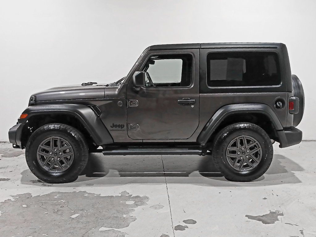 Used 2024 Jeep Wrangler Sport AWD/4WD image 4
