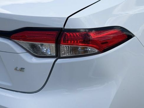 Used 2023 Toyota Corolla LE FWD image 7