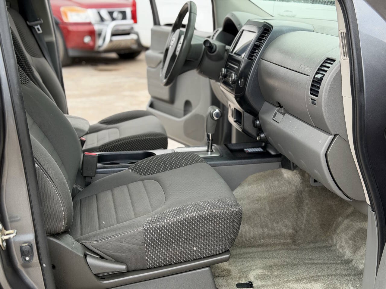 Used 2016 Nissan Frontier Desert Runner RWD image 15