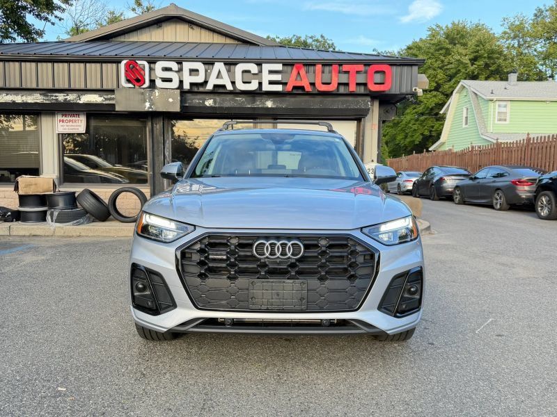Used 2022 Audi Q5 2.0T Premium Plus w/ Premium Plus Package AWD/4WD image 2