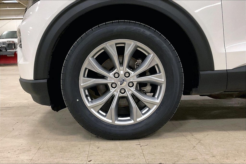 Used 2020 Ford Explorer XLT w/ Equipment Group 202A AWD/4WD image 9