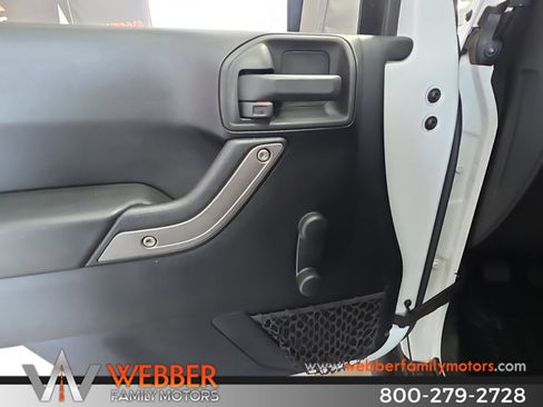 Used 2013 Jeep Wrangler Sport AWD/4WD image 13