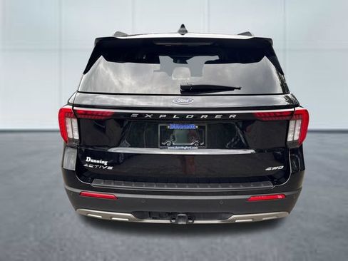 Used 2025 Ford Explorer Active w/ Active Comfort Package AWD/4WD image 3