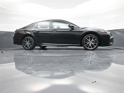 Certified 2023 Toyota Camry SE image 28