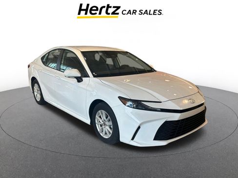 Used 2025 Toyota Camry LE image 1