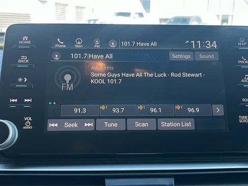 Used 2018 Honda Accord Touring image 23