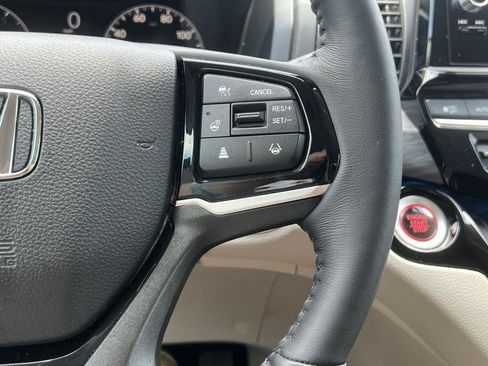 Used 2025 Honda Odyssey Elite image 21