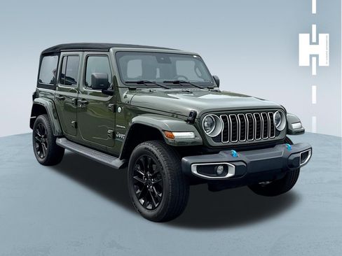 Used 2024 Jeep Wrangler Unlimited Sahara w/ Technology Group AWD/4WD image 1