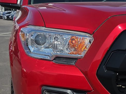 Used 2021 Toyota Tacoma SR w/ SR Convenience Package RWD image 7