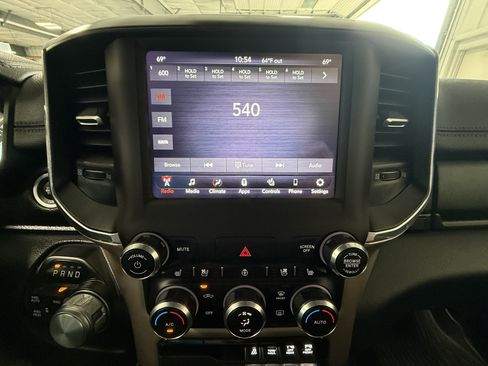Used 2021 RAM 1500 Laramie AWD/4WD image 22