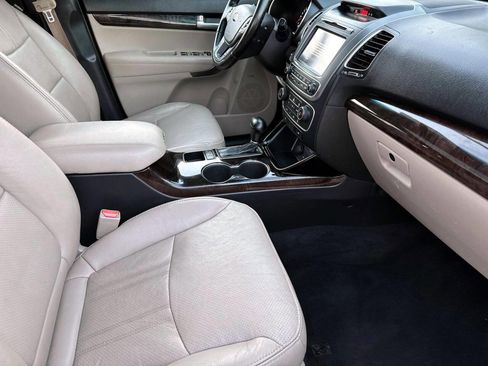 Used 2014 Kia Sorento EX w/ EX V6 Touring Package image 8