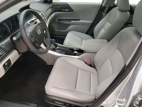 Used 2015 Honda Accord EX-L image 19