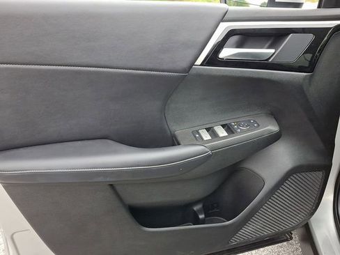 Used 2024 Mitsubishi Outlander SE AWD/4WD image 13