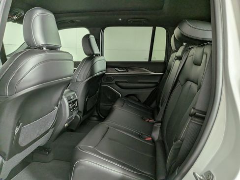 New 2026 Jeep Grand Cherokee Limited w/ Limited Altitude Package AWD/4WD image 31