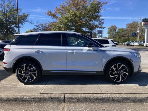 New 2025 Lincoln Corsair Reserve image 2