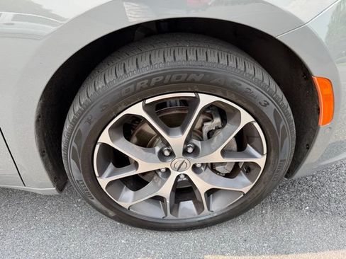 Used 2022 Chrysler Pacifica Limited w/ Uconnect Theater Family Group AWD/4WD image 10