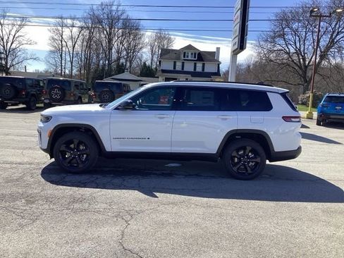 New 2026 Jeep Grand Cherokee L Limited w/ Limited Altitude Package AWD/4WD image 4