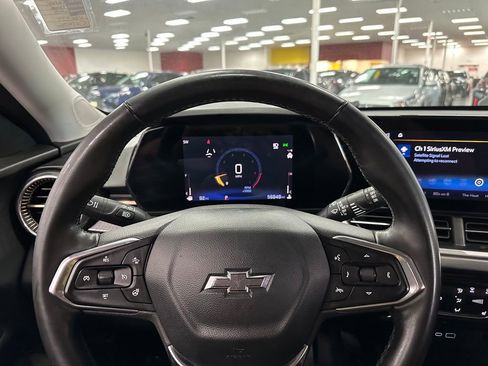 Used 2024 Chevrolet Trax ACTIV w/ Driver Confidence Package image 17
