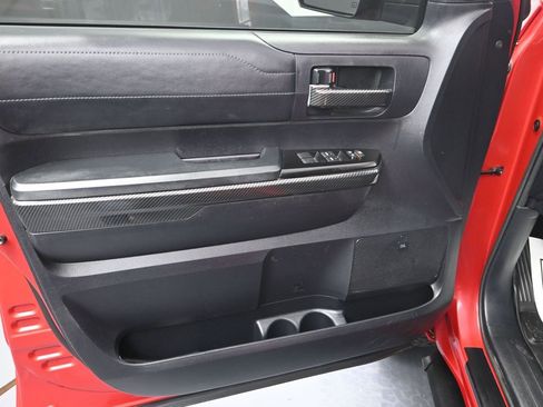 Used 2021 Toyota Tundra Limited w/ Limited Premium Package image 10