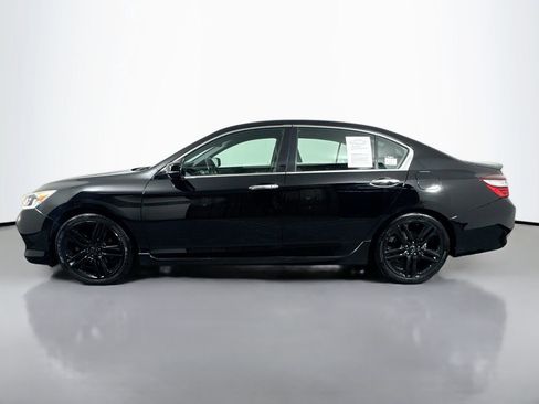 Used 2017 Honda Accord Sport image 8