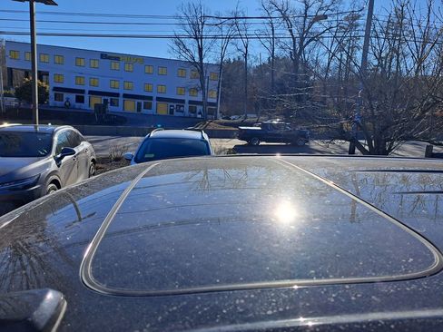 Used 2022 Chevrolet Silverado 1500 High Country image 9