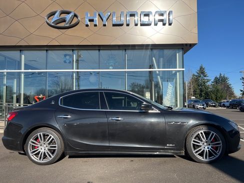 Used 2018 Maserati Ghibli S GranSport Q4 image 2