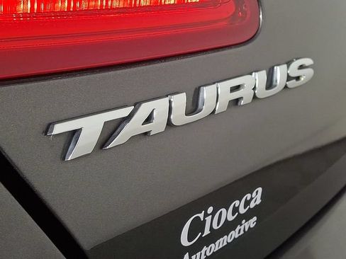Used 2015 Ford Taurus SEL w/ Equipment Group 201A FWD image 30