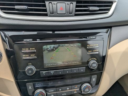 Used 2014 Nissan Rogue SV AWD/4WD image 27