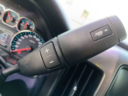 Used 2018 Chevrolet Silverado 1500 LT AWD/4WD image 15