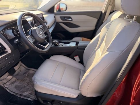 Certified 2023 Nissan Rogue SV w/ SV Premium Package image 9