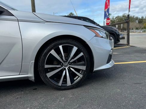 Used 2019 Nissan Altima 2.5 SR w/ SR Premium Package image 2