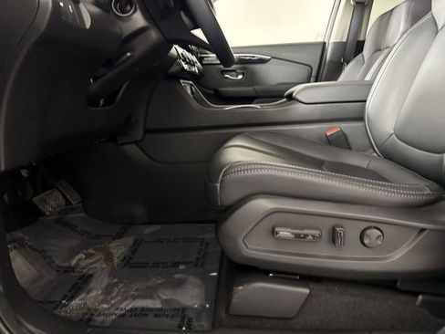 Used 2025 Honda Pilot Touring image 22