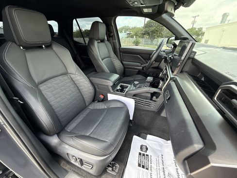 Certified 2025 Toyota 4Runner TRD Off-Road Premium AWD/4WD image 25