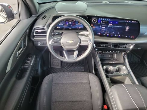 Certified 2025 Chevrolet Traverse LT w/ Driver Confidence Package FWD image 7